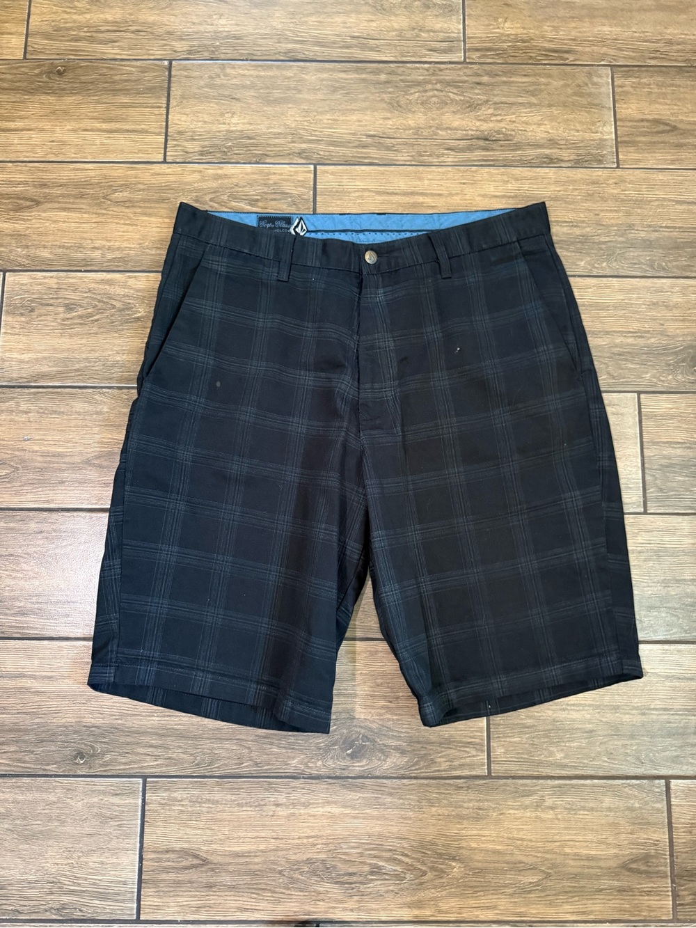 Volcom Corpo Class Mens Plaid Chino
Shorts Black Grey Size 36 Walkshorts